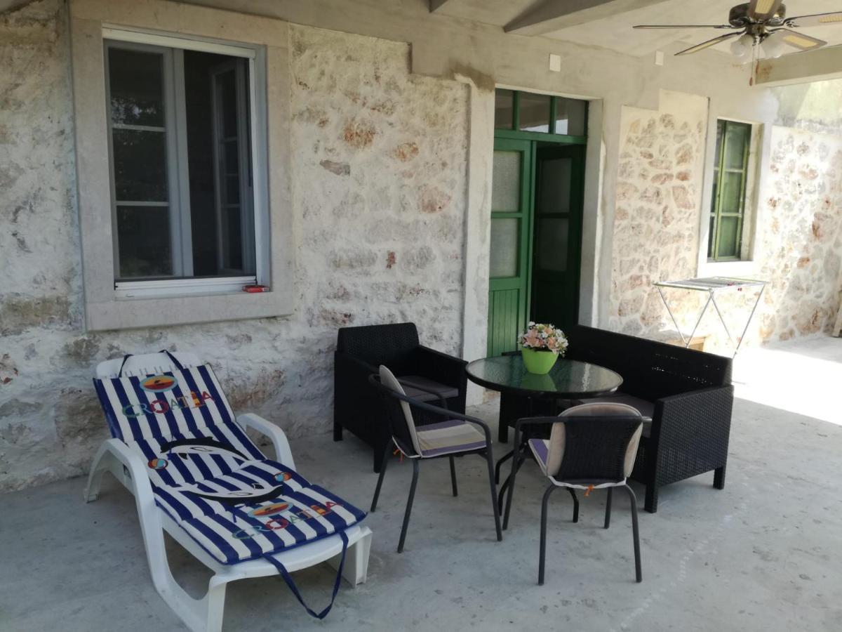 Brbinj Kastelanic Apartman מראה חיצוני תמונה
